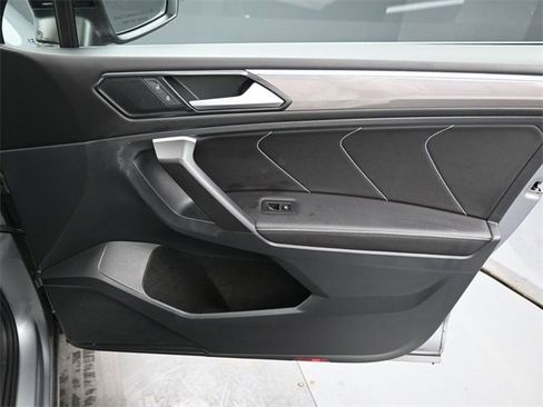 Used 2024 Volkswagen Tiguan SE R-Line image 37