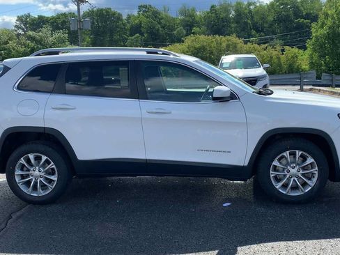Used 2019 Jeep Cherokee Latitude w/ Popular Appearance Group FWD image 9