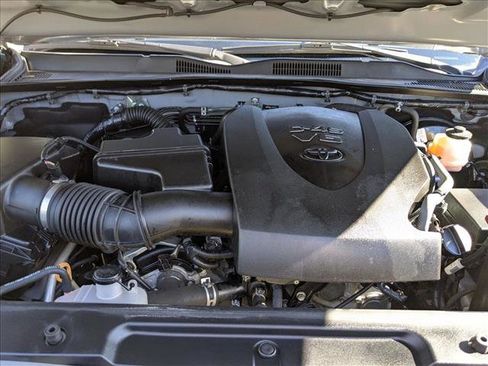 Used 2018 Toyota Tacoma TRD Sport image 22