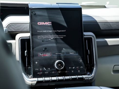 New 2026 GMC Yukon Denali w/ Sun & Power Step Package AWD/4WD image 23