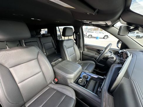 Used 2025 Chevrolet Tahoe Z71 image 11