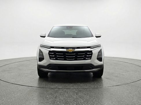 Used 2025 Chevrolet Equinox LT FWD image 2
