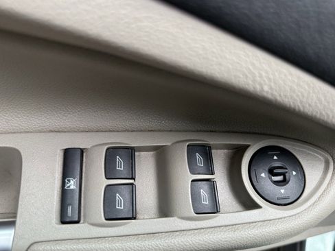 Used 2024 Ford Escape Platinum image 25