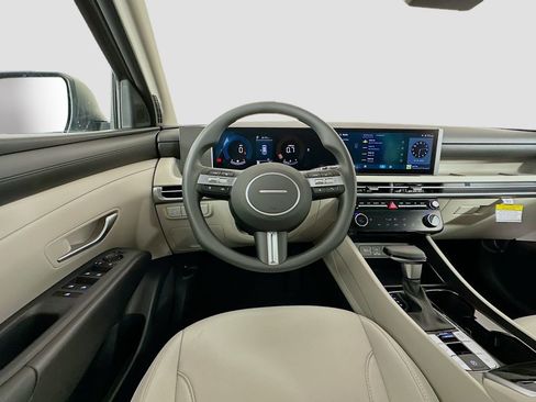 New 2026 Hyundai Tucson SEL image 18