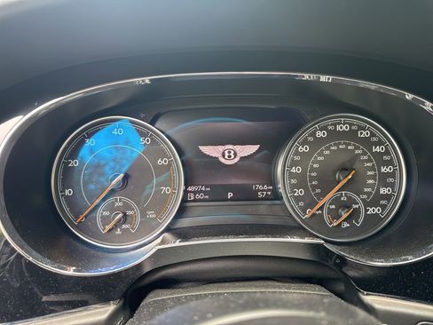 Used 2018 Bentley Bentayga Activity image 27