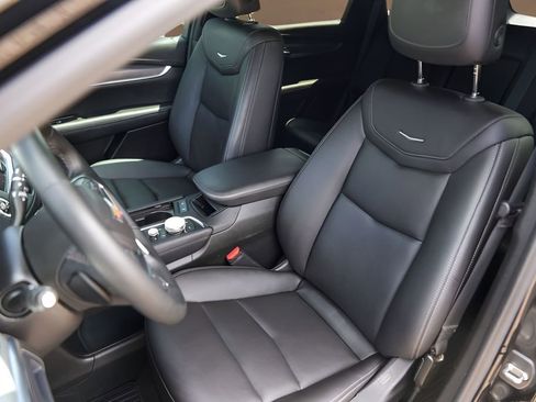 Certified 2024 Cadillac XT5 Luxury FWD image 7