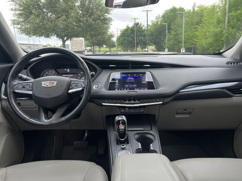 Used 2022 Cadillac XT4 Luxury w/ Cold Weather Package image 26