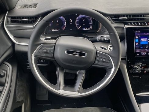 New 2025 Jeep Grand Cherokee L Altitude image 59