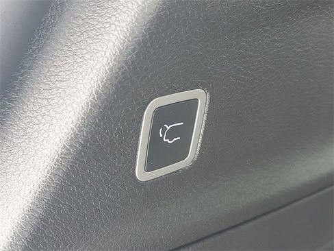 New 2026 Chrysler Pacifica Select image 8