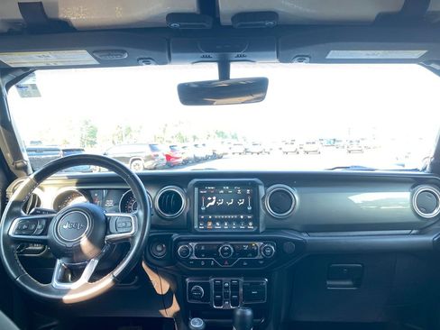 Used 2021 Jeep Wrangler Unlimited Sahara w/ Uconnect 4C Nav & Sound Group image 17