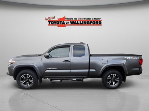 Certified 2017 Toyota Tacoma TRD Sport image 2