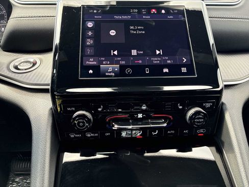 Used 2025 Jeep Grand Cherokee Laredo X w/ Luxury Tech Group I AWD/4WD image 12