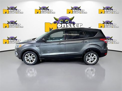Used 2017 Ford Escape SE image 7