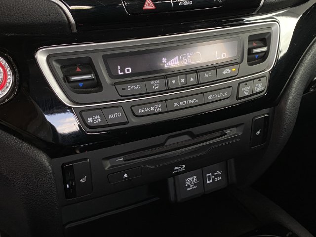 Used 2021 Honda Pilot Touring image 27