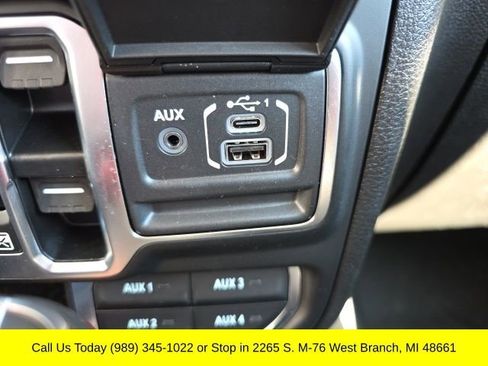 Used 2025 Jeep Wrangler Unlimited Sahara image 35