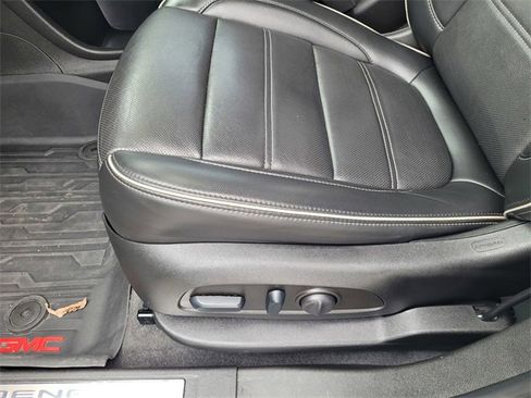 Used 2022 GMC Acadia Denali w/ Denali Ultimate Package image 26