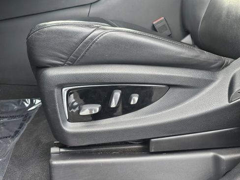 Used 2019 Cadillac Escalade ESV Premium Luxury image 30