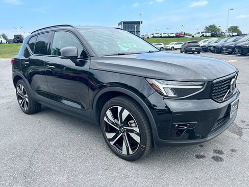 Certified 2024 Volvo XC40 B5 Plus w/ Protection Package Premier AWD/4WD image 1