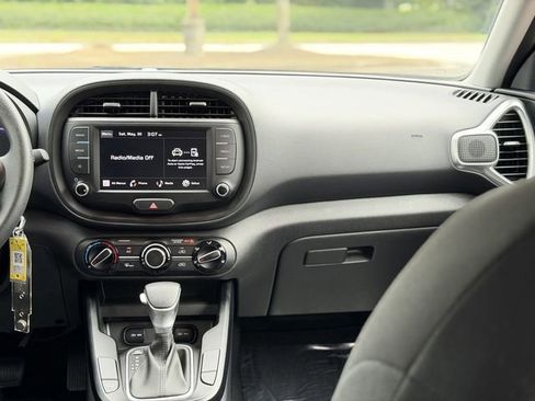 Certified 2025 Kia Soul LX w/ LX Technology Package FWD image 34