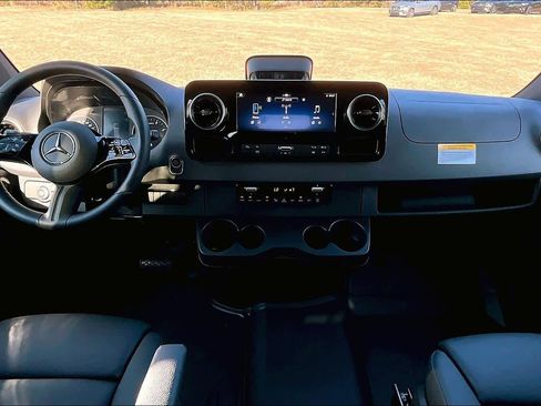 New 2025 Mercedes-Benz Sprinter 2500 image 5