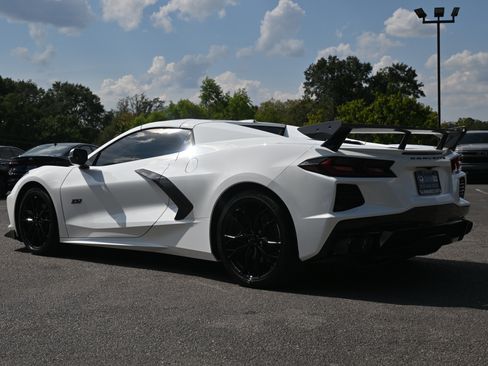 Used 2023 Chevrolet Corvette Stingray Convertible w/ 1LT image 7