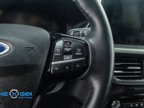 Used 2023 Ford Escape SE image 15