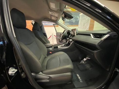 Used 2025 Toyota RAV4 LE AWD/4WD image 21
