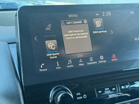 Used 2022 Nissan Armada SV image 39