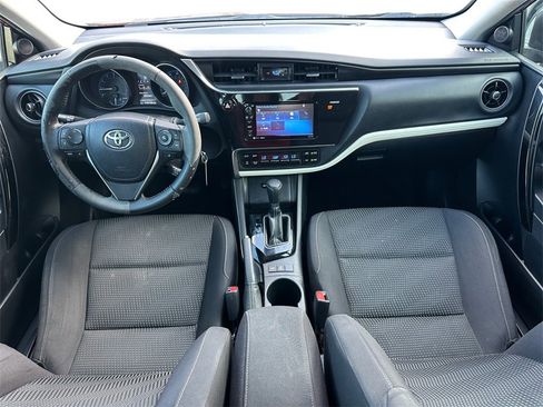 Used 2017 Toyota Corolla iM image 10