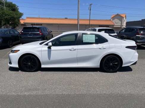Used 2022 Toyota Camry LE FWD image 17