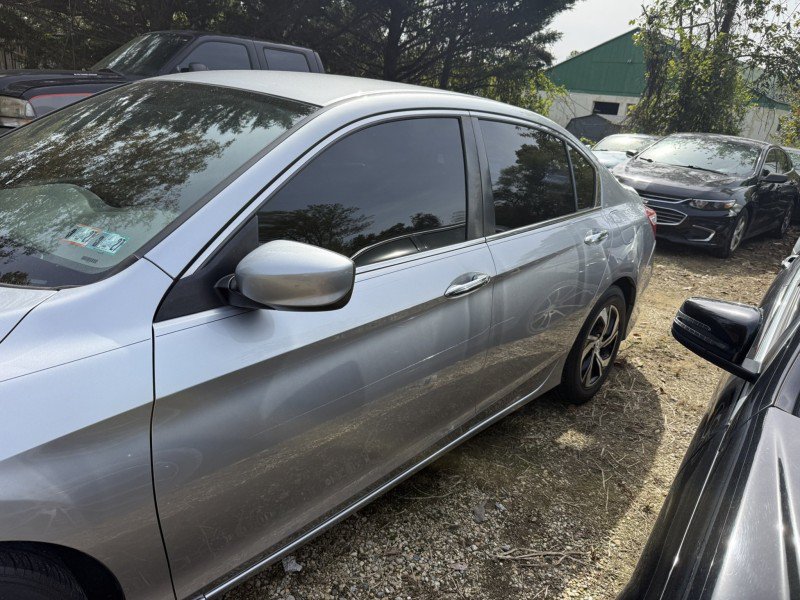 Used 2017 Honda Accord LX image 3