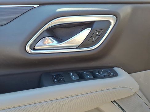 Certified 2023 GMC Yukon SLT image 8