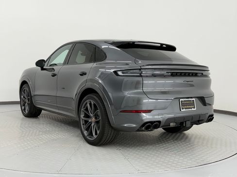 Used 2026 Porsche Cayenne Coupe AWD/4WD image 3