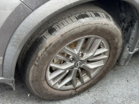 Used 2024 Nissan Rogue S AWD/4WD image 7
