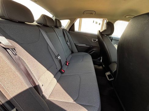 Used 2025 Kia K4 FWD image 19
