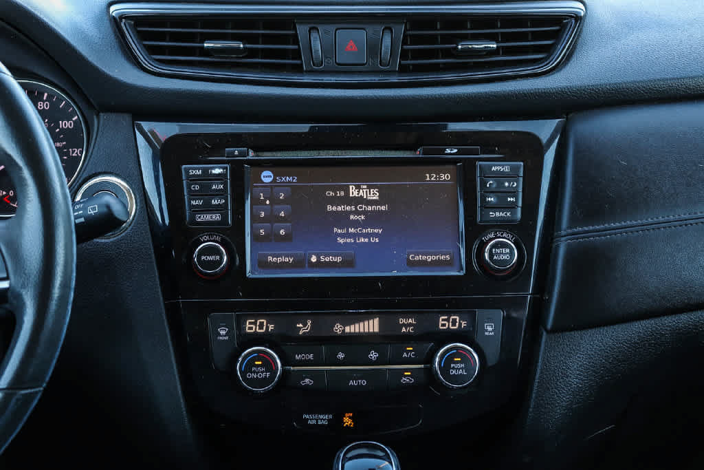 Used 2017 Nissan Rogue SL w/ SL Premium Package FWD image 13