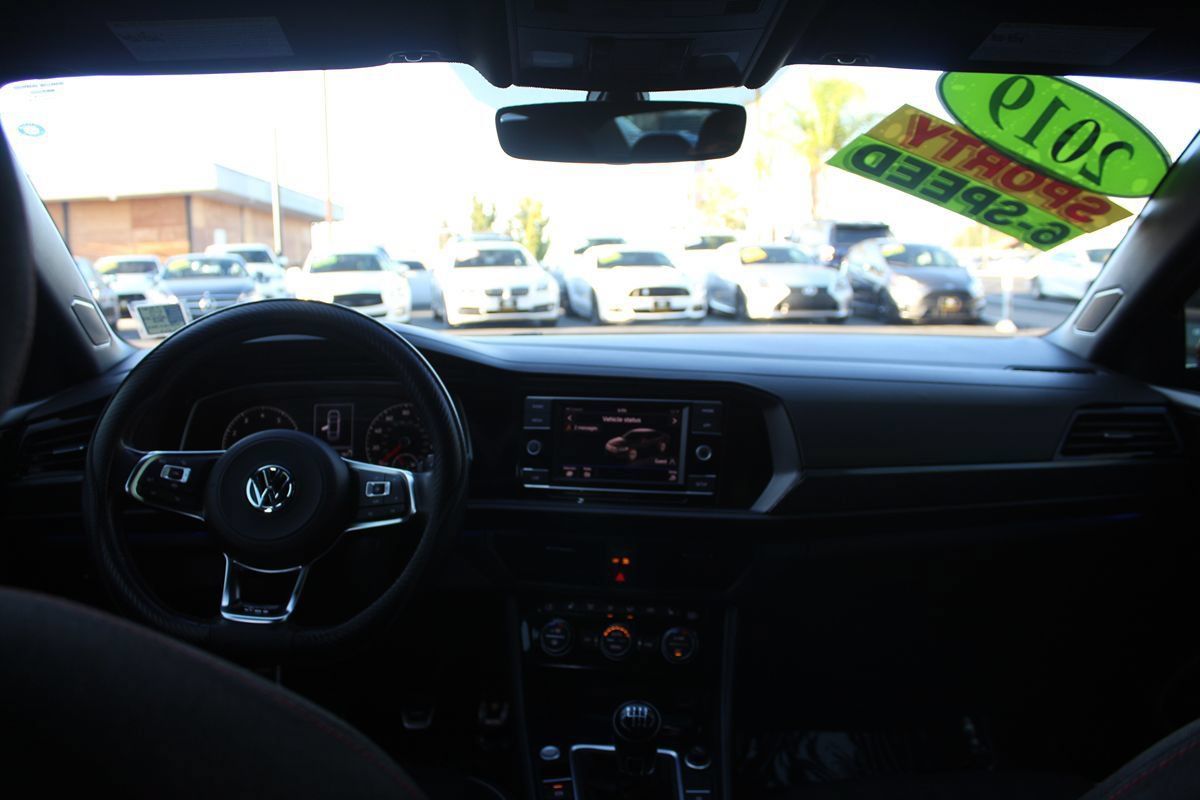 Used 2019 Volkswagen Jetta GLI FWD image 25
