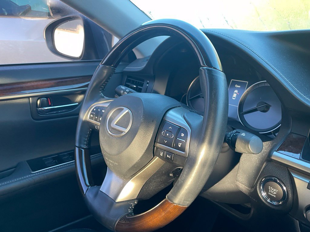 Used 2016 Lexus ES 350 w/ Luxury Package w/Wood Trim FWD image 9