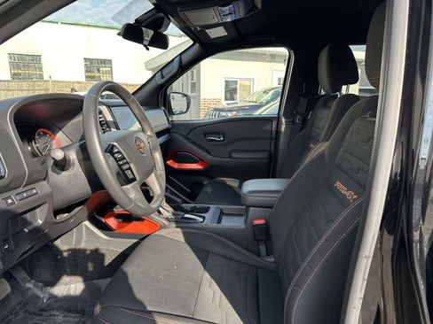 Used 2024 Nissan Frontier PRO-4X image 16