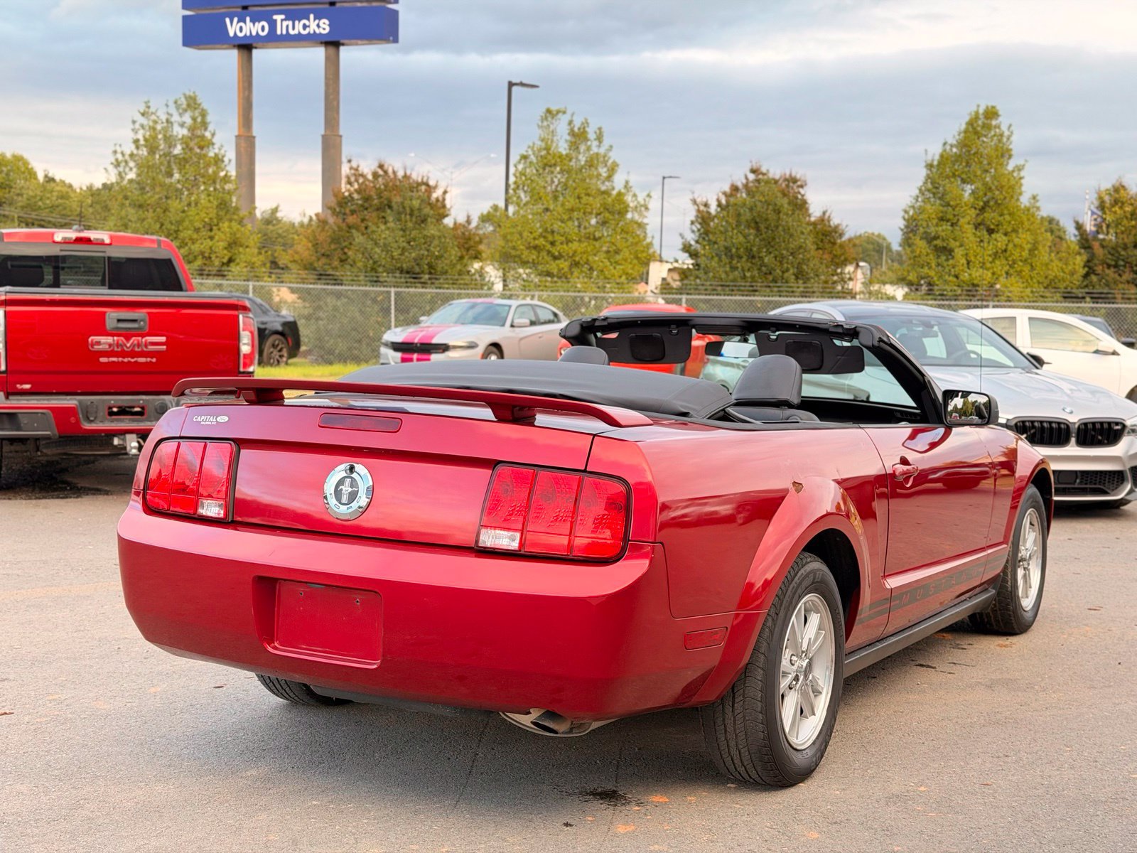 Used 2006 Ford Mustang Convertible RWD image 13