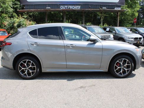 Used 2020 Alfa Romeo Stelvio Ti w/ Active Blind Spot Package AWD/4WD image 6