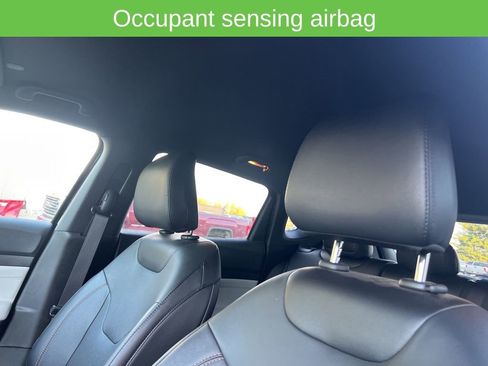 Used 2023 Jeep Compass Limited image 19