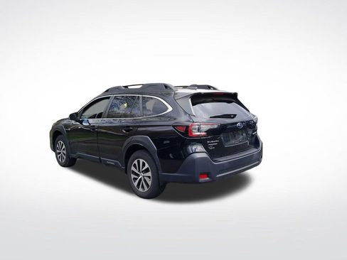 Used 2023 Subaru Outback Premium AWD/4WD image 6