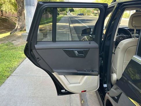 Used 2015 Mercedes-Benz GLK 350 2WD image 39