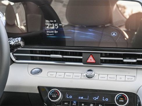 New 2026 Hyundai Elantra Limited image 17