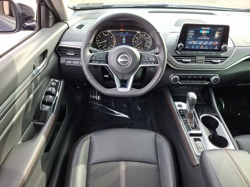 Used 2024 Nissan Altima 2.5 SR image 11