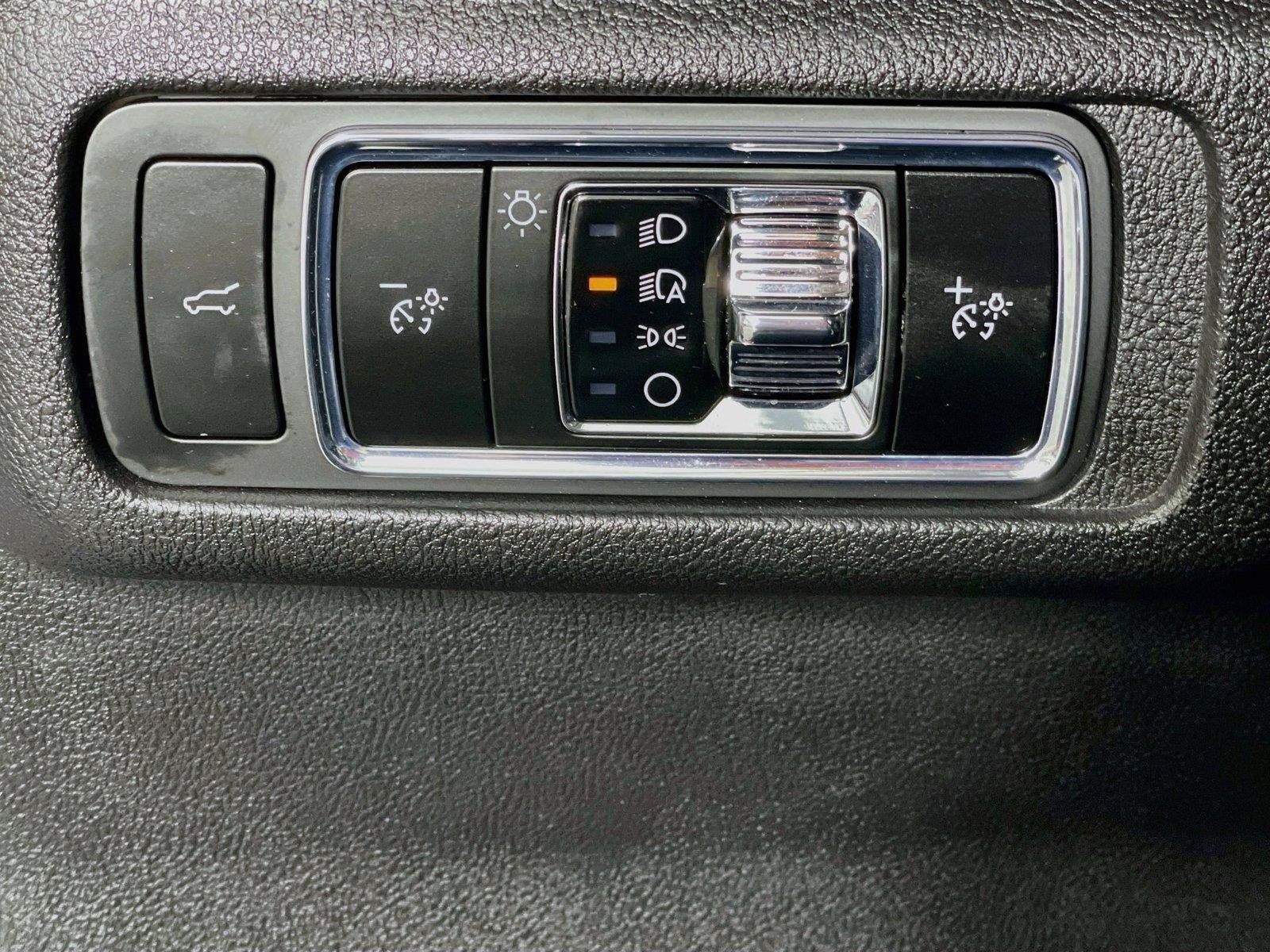 Used 2024 Lincoln Corsair Reserve w/ Equipment Group 202A AWD/4WD image 13