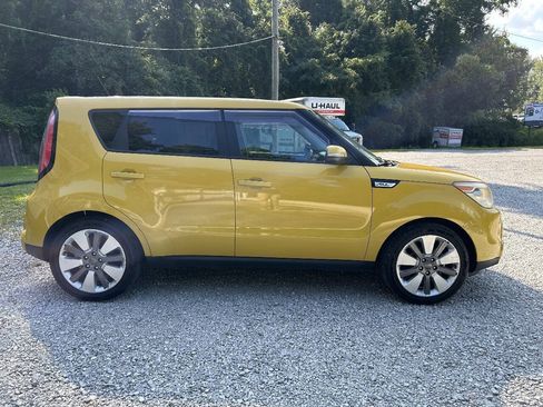 Used 2014 Kia Soul ! FWD image 6