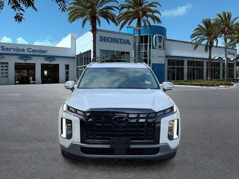 Used 2024 Hyundai Palisade SEL w/ Premium Package AWD/4WD image 3