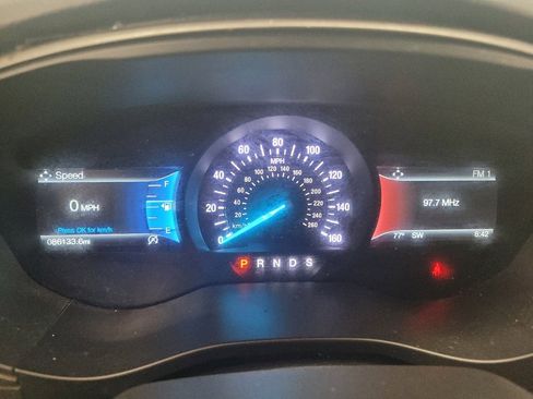 Used 2018 Ford Fusion SE w/ Fusion SE Technology Package FWD image 23